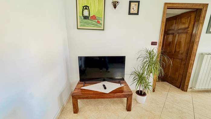Rustikalno uređen, komforan apartman sa zatvorenom terasom, vrt, 6