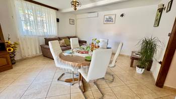 Rustikale, komfortable Wohnung mit geschlossener Terrasse, Garten, 3