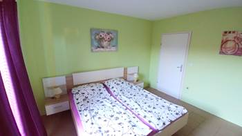 Family apartment with terrace and outdoor pool for 6 persons, 5
