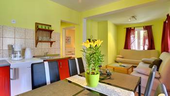 Apartment of cheerful colors, modern design, pool, terrace, WiFi, 6
