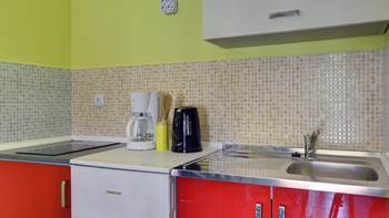 Modernly furnished apartment for 4 persons, WiFi, pool, garden, 5