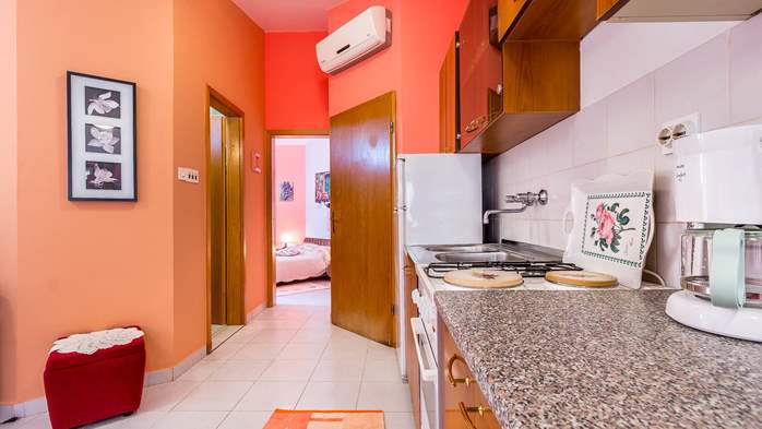 Charming apartment for 4 persons with one bedroom and a balcony, 4