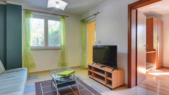 Nice, comfortable two-bedroom apartment for 4 persons, playground, 7