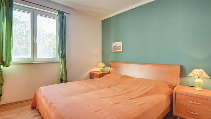 Nice, comfortable two-bedroom apartment for 4 persons, playground, 9