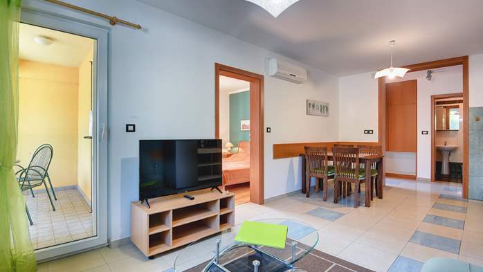 Nice, comfortable two-bedroom apartment for 4 persons, playground, 8
