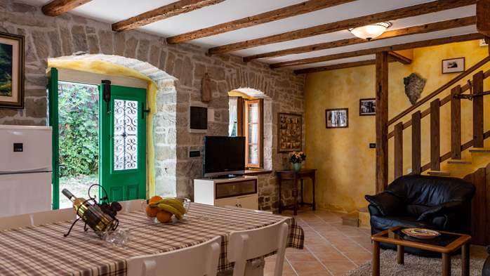 Rustic villa with two bedrooms, private pool, WiFi, BBQ, 16