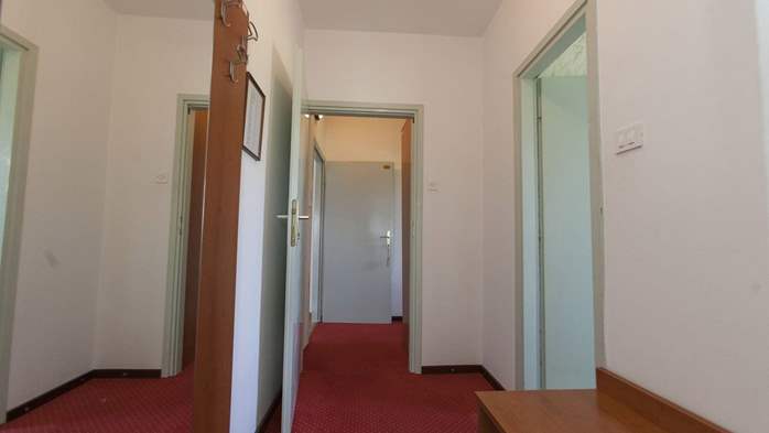 Apartment with single room and balcony for 3 persons, 7