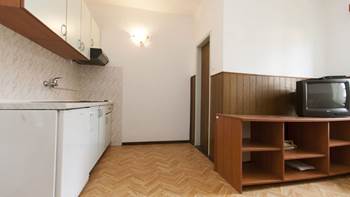 Simple, comfortable apartment for 4 persons, balcony and garden, 9