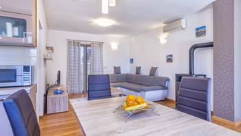 Modernly decorated and air conditioned apartment with 2 bedrooms, 4