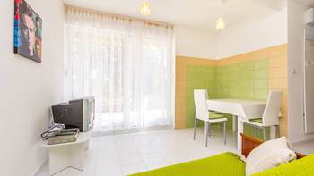 Nice apartment with delightful colors for 3 persons with sea view, 4