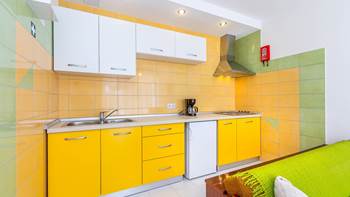 Nice apartment with delightful colors for 3 persons with sea view, 3