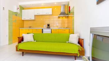 Nice apartment with delightful colors for 3 persons with sea view, 5