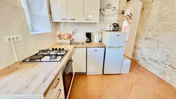 Ferienwohnung für 3 Personen mit Steindetails, Pool, Spielplatz, 4