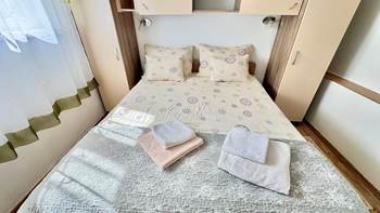 Ferienwohnung für 3 Personen mit Steindetails, Pool, Spielplatz, 8