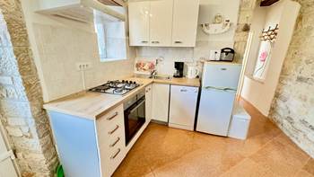Ferienwohnung für 3 Personen mit Steindetails, Pool, Spielplatz, 3