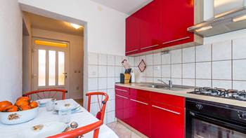 Apartment for 3 persons in Valbandon, free WiFi, SAT-TV, barbecue, 1