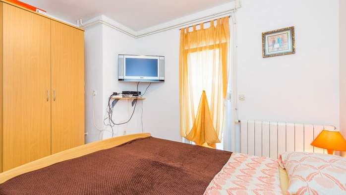 Appartamento per 3 persone a Valbandon, WiFi, SAT-TV, griglia, 4