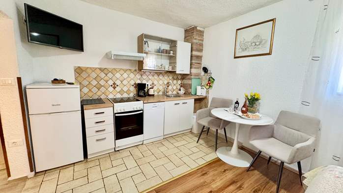 Divan studio apartman za dvoje sa zajedničkim vanjskim bazenom, 3