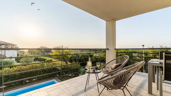 Villa mit Pool, Terrasse, für 6 bis  8 Personen, neben Novigrad, 36