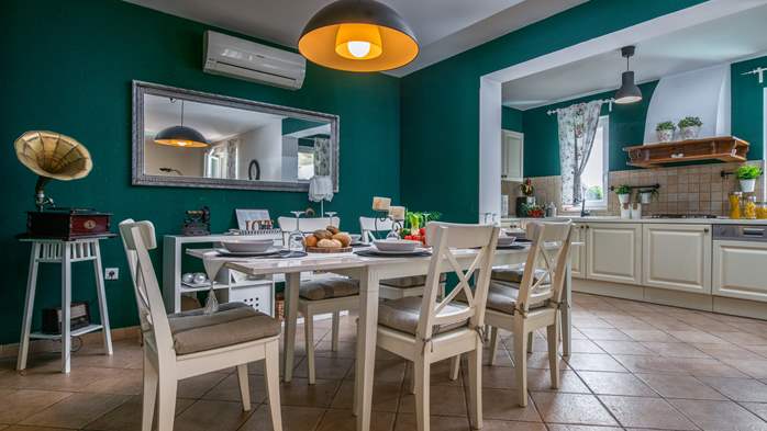 Rustische und charmante villa in Krnica mit Pool und Sommerküche, 29