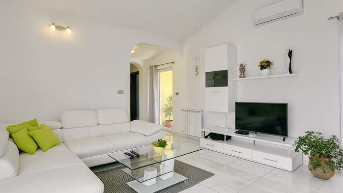 New renovated completely furnished apartment in quiet surrounding, 12