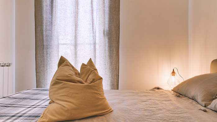 Charming apartment with three bedrooms and terrace in Pula centre, 14