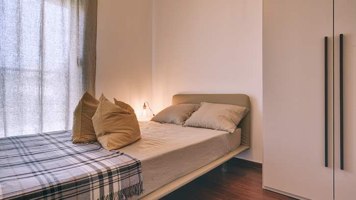 Charming apartment with three bedrooms and terrace in Pula centre, 13