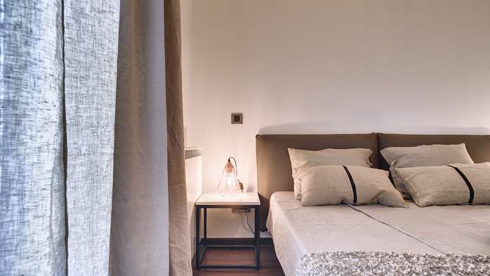 Charming apartment with three bedrooms and terrace in Pula centre, 10