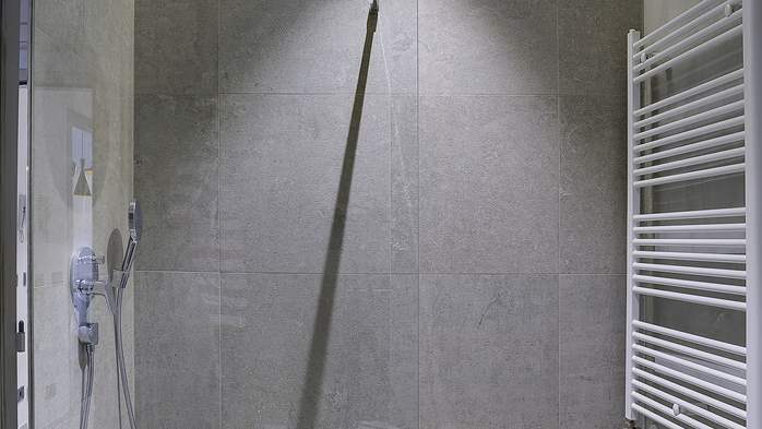 Charming apartment with three bedrooms and terrace in Pula centre, 16