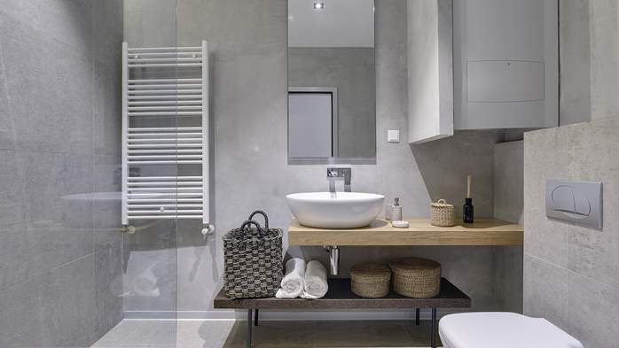 Charming apartment with three bedrooms and terrace in Pula centre, 19