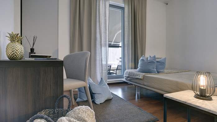 Charming apartment with three bedrooms and terrace in Pula centre, 20