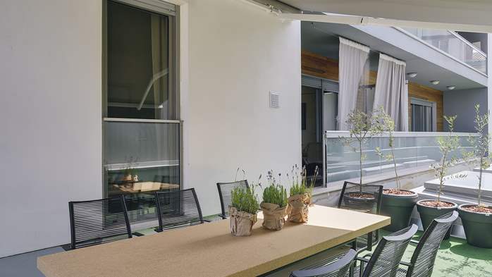 Charming apartment with three bedrooms and terrace in Pula centre, 21