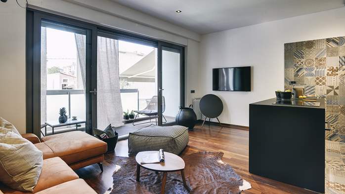 Charming apartment with three bedrooms and terrace in Pula centre, 1