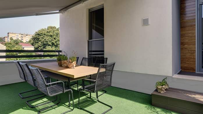 Charming apartment with three bedrooms and terrace in Pula centre, 22