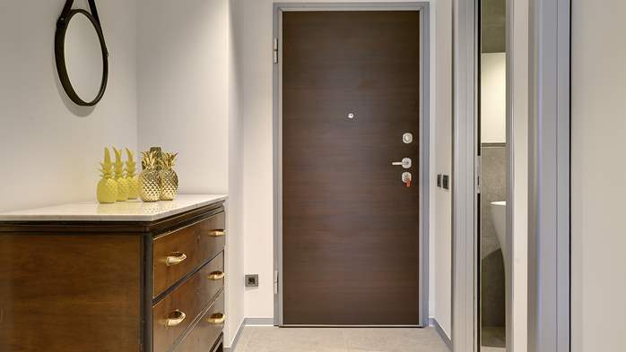 Charming apartment with three bedrooms and terrace in Pula centre, 23