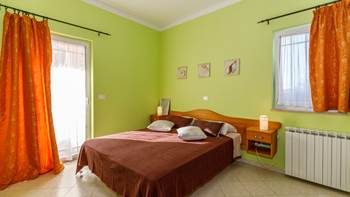 Ground floor apartment with two bedrooms and pool for 5 persons, 8