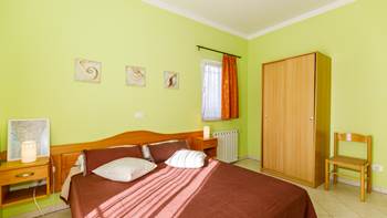 Ground floor apartment with two bedrooms and pool for 5 persons, 9
