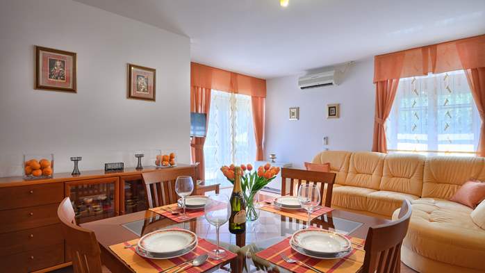 Nice apartment for 5 persons with two bedrooms, terrace, barbecue, 10