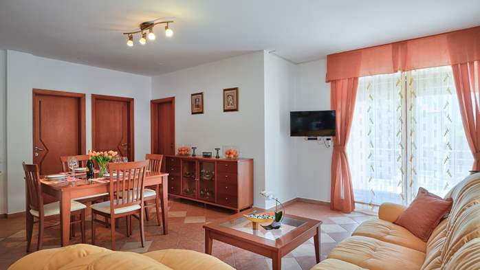 Nice apartment for 5 persons with two bedrooms, terrace, barbecue, 1
