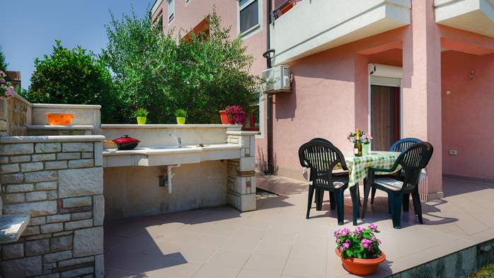 Nice apartment for 5 persons with two bedrooms, terrace, barbecue, 15