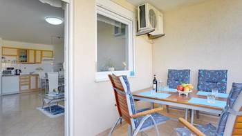 Stylish and luminous apartment with balcony, A/C and WIFI, 10