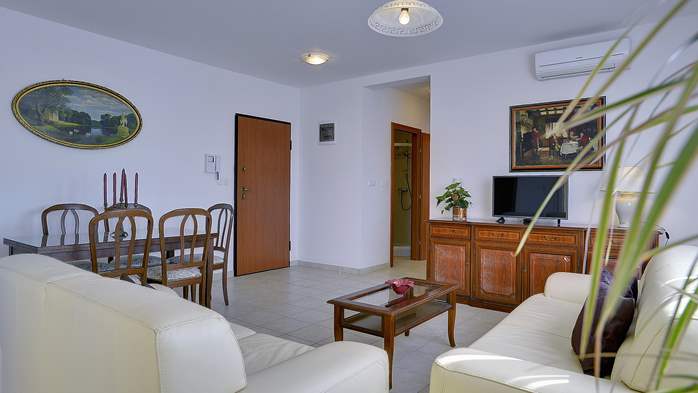 Two bedroom apartment with covered balcony and SAT-TV, 3