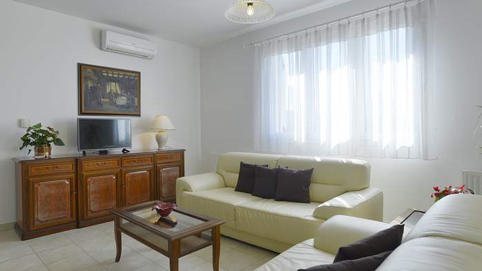 Two bedroom apartment with covered balcony and SAT-TV, 4