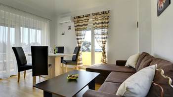 Spacious  apartment with seaview, one sleeping room, AC, WIFI, 2