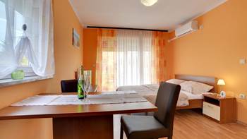 Air conditioned studio apartment at the ground floor for 2 people, 3