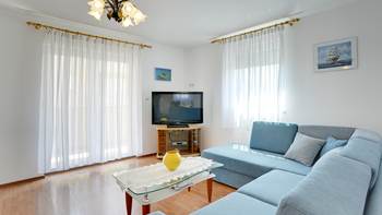 Beautiful and spacious apartment in Medulin, for 6 persons, WiFi, 4