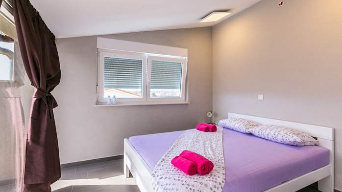 Kleine, schöne, klimatisierte Wohnung mit Balkon für 5 Personen, 8