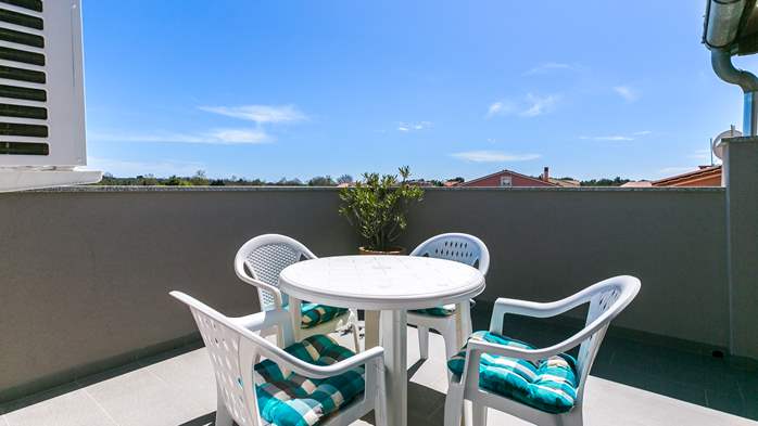 Kleine, schöne, klimatisierte Wohnung mit Balkon für 5 Personen, 13