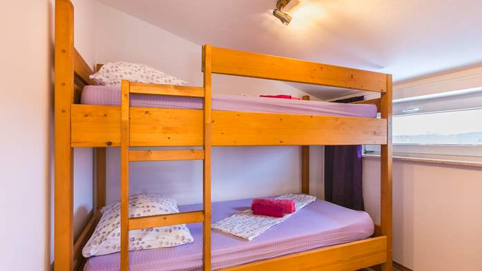 Kleine, schöne, klimatisierte Wohnung mit Balkon für 5 Personen, 11