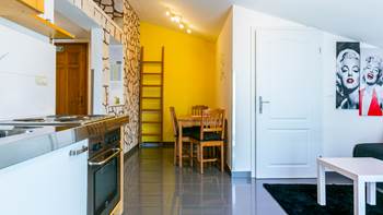 Small, nice, air-conditioned apartment with balcony for 5 persons, 5